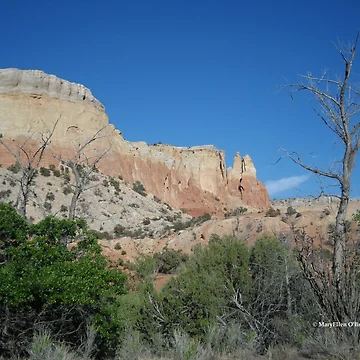 Imagen de la obra Ghost Ranch Rocks de Marielle Valenzuela