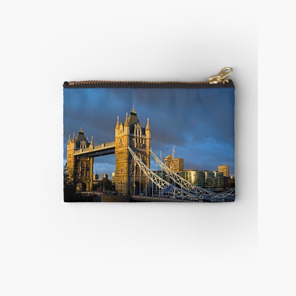 Aperçu de l'œuvre Tower Bridge, London créée et vendue par Stuart Robertson Reynolds.