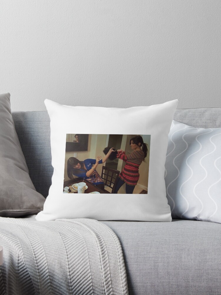 Aperçu de l'œuvre Coussin créée et vendue par Jeandabean.