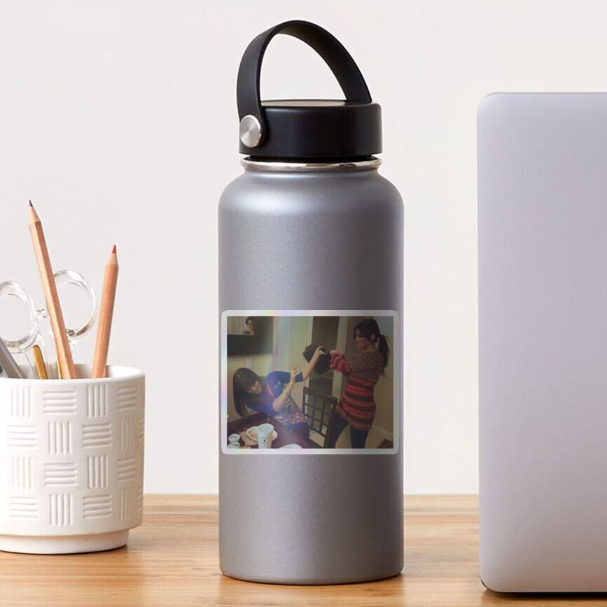 Aperçu de l'œuvre Sticker holographique créée et vendue par Jeandabean.