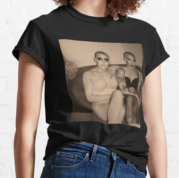 Trixie & Katya - Hinter den Kulissen Classic T-Shirt