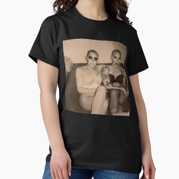 Artikel-Vorschau von Trixie & Katya - Hinter den Kulissen, designt und verkauft von ShopShoopaloopa.