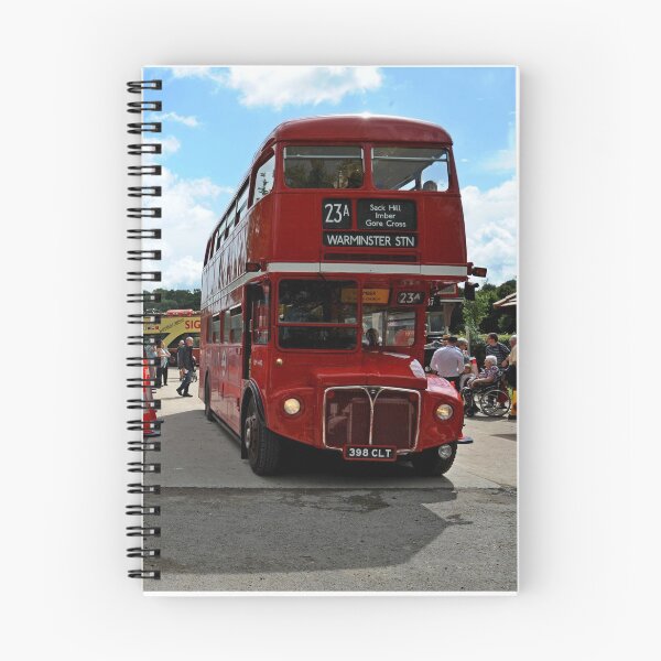 Artikelvorschau, Londoner Busse im Dorf Imber entworfen und verkauft von Random Railways.