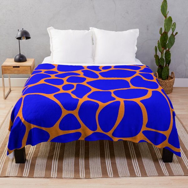 Artikelvorschau, Giraffendruck Blau und Orange entworfen und verkauft von BeastieToyz.