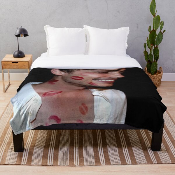matthew gray gubler kisses Throw Blanket