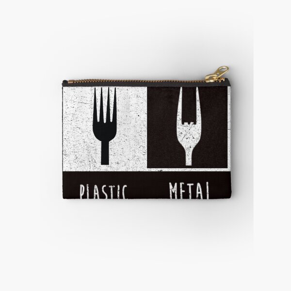 Aperçu de l'œuvre Fourchette en plastique et en métal essentielle créée et vendue par RebeccaRe.