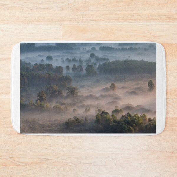 Artikelvorschau, Bäume im Morgennebel entworfen und verkauft von pietrofoto.