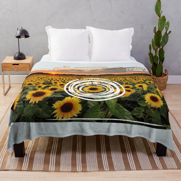 Artikelvorschau, Sonnenblumenfeld Fotografie BOHO Kamera entworfen und verkauft von GreatLakesLocal.