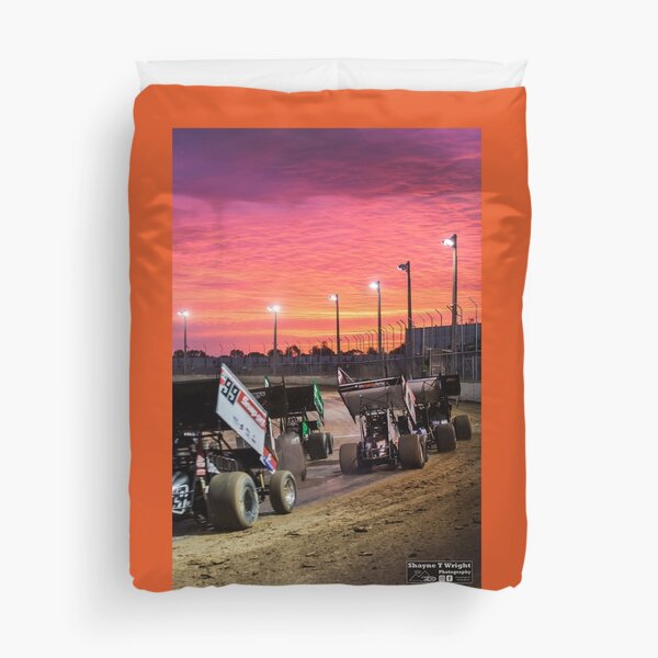 Aperçu de l'œuvre Coucher de soleil sur la piste de Speedway. créée et vendue par shaynetwright.