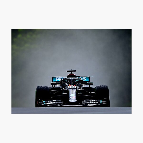 Lewis Hamilton fait un gros spray lors du Grand Prix de Hongrie 2020 Impression photo