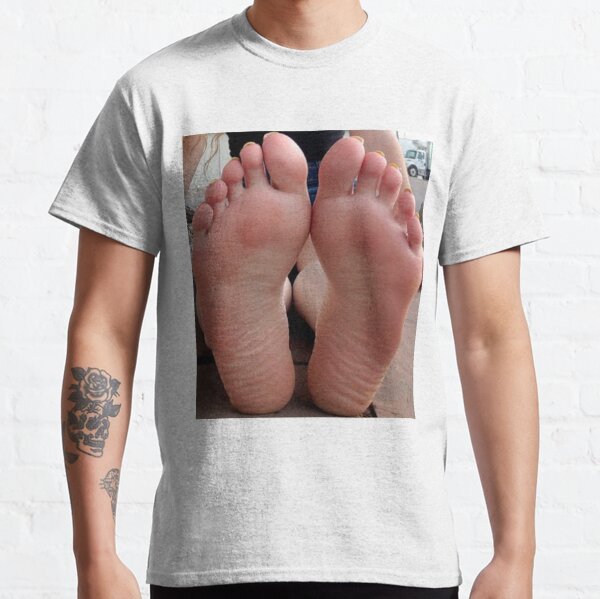 Bare feet, barefoot Classic T-Shirt