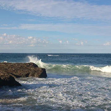Artwork thumbnail, Snapper Rocks by FangFeatures