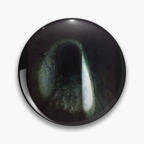 Tunnel, Darkness Pin