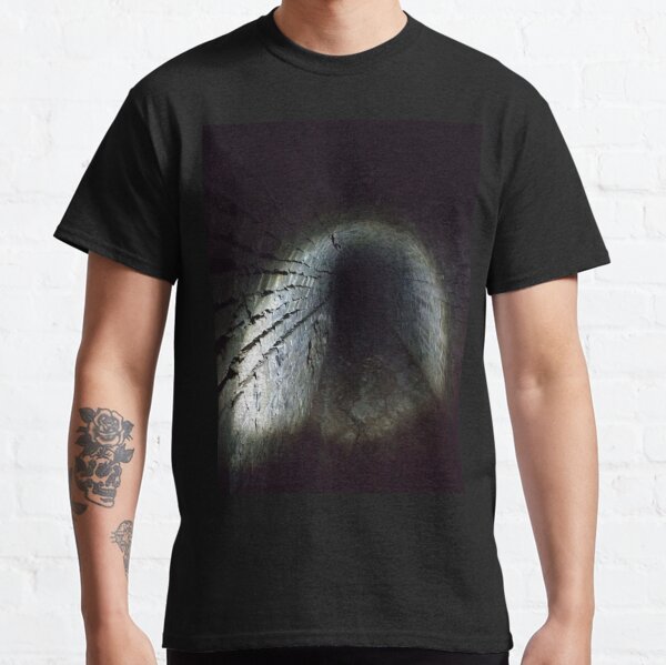 Canal tunnel, Darkness Classic T-Shirt