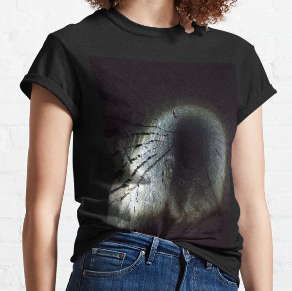 Canal tunnel, Darkness Classic T-Shirt