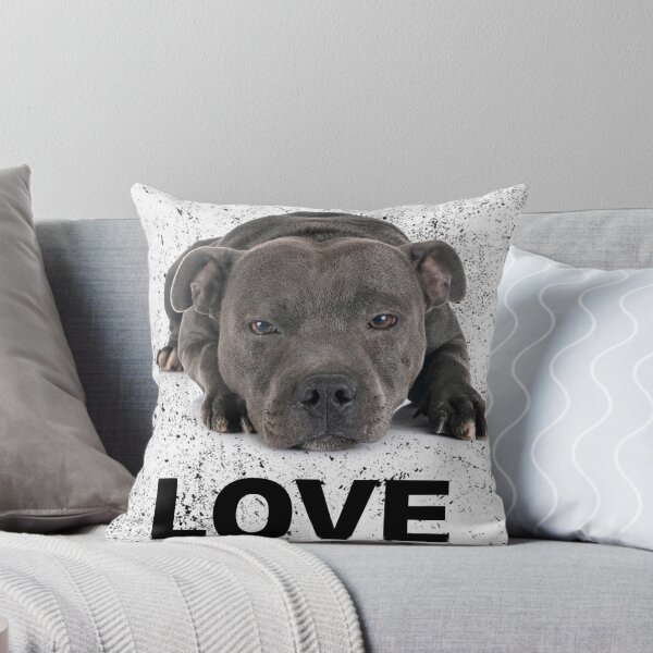 Vista previa del artículo con la obra « comúnmente conocido como Staffies o Staffys. Este top es ideal para cualquier amante del personal», diseñado y vendido por DSBE Designs.
