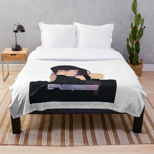 Charlie XCX Throw Blanket