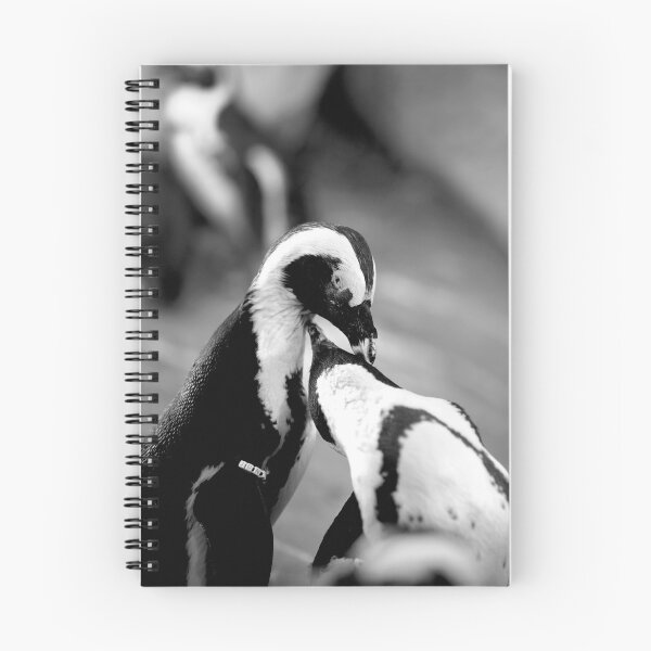 Aperçu de l'œuvre L-O-V-E (monochrome) créée et vendue par DoodleBugImages.