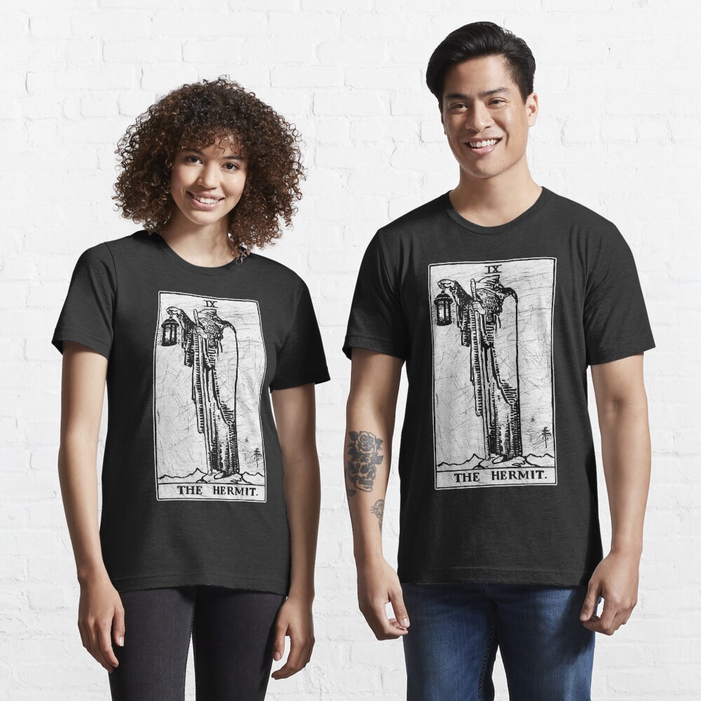The Hermit Tarot Card - Major Arcana - fortune telling - occult Essential T-Shirt