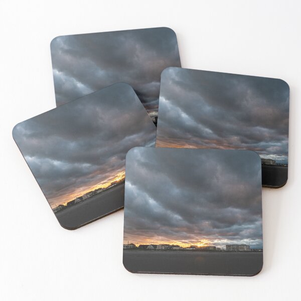 Artikelvorschau, Stormy Beach Sunset 2 entworfen und verkauft von Melissa  Moore.