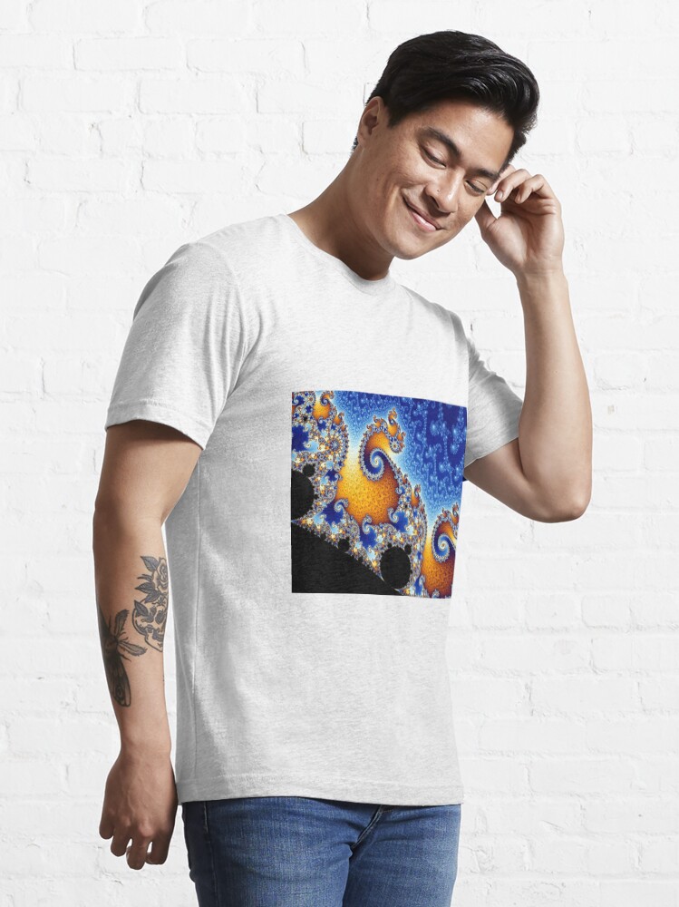 Alternate view of Mandelbrot set Essential T-Shirt
