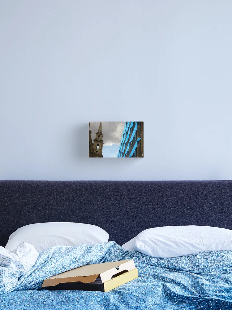 Imagen 2 de 3, Lienzo con la obra Azul, diseñada y vendida por Aaron Wahab.