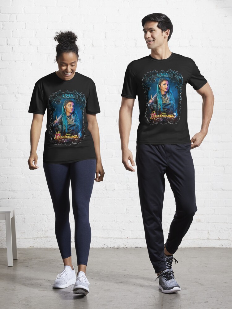 Imagen 1 de 7, Camiseta deportiva con la obra Descendientes 3 Uma, ten cuidado con tus espaldas, diseñada y vendida por ratiffcatherine.