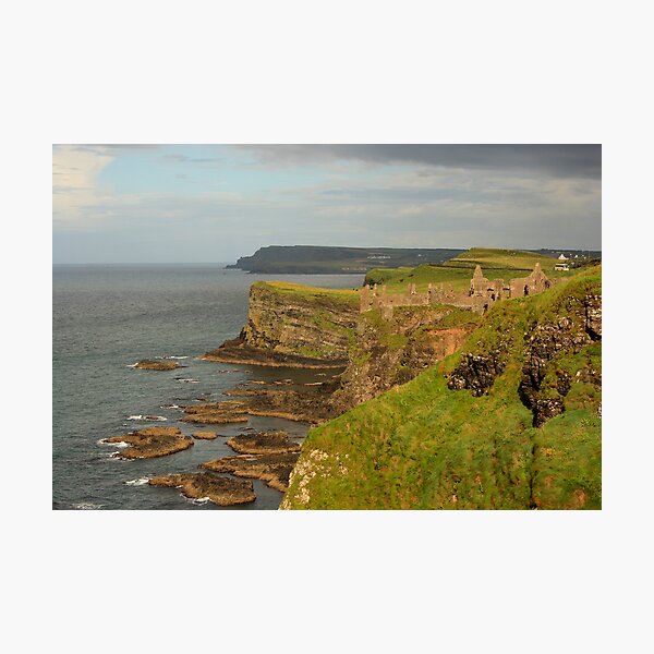 Artikelvorschau, Dunluce Castle entworfen und verkauft von Adrian McGlynn.