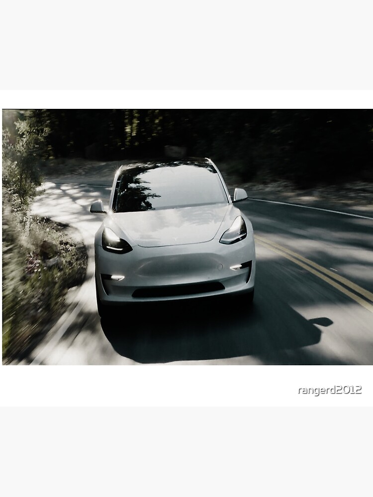 Dekokissen for Sale mit Tesla Model Y 2022 Long Range On Track