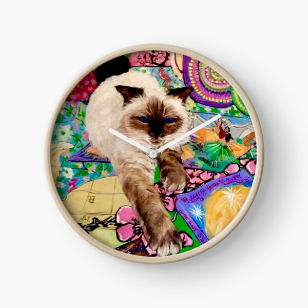 Decluttering cat style Clock