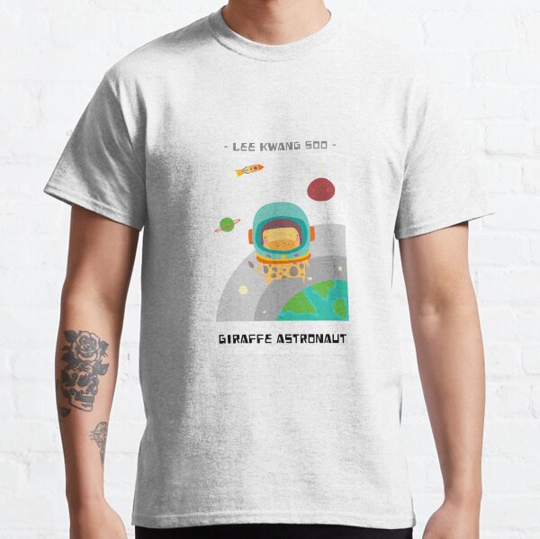 Giraffe Astronaut Lee Kwang Soo Classic T-Shirt