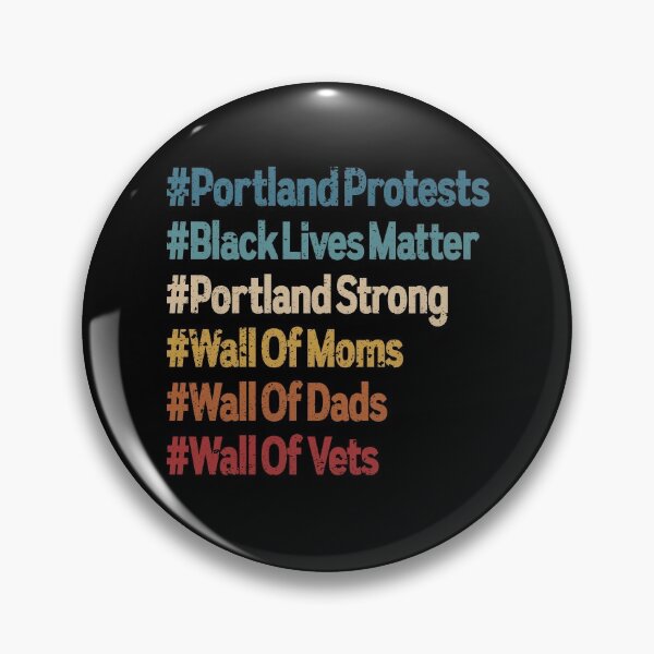 Artikelvorschau,  Wall of Moms und Wall of Vets Retro Apparel ist dafür gemacht, dass Sie mit Portland-Müttern aufstehen können entworfen und verkauft von Otakso.