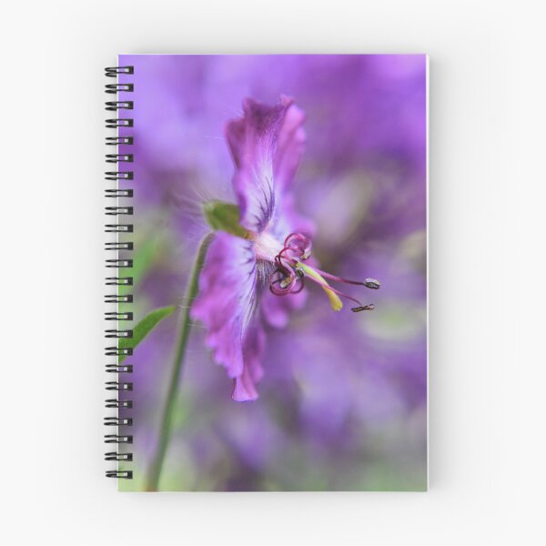Artikelvorschau, Cranesbill Geranium entworfen und verkauft von Emma Kimberley.