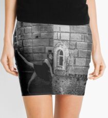Minifalda The walls of Cybele