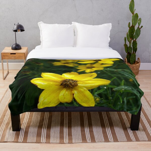 Aperçu de l'œuvre Coreopsis créée et vendue par Electric Mystic Art Merch.