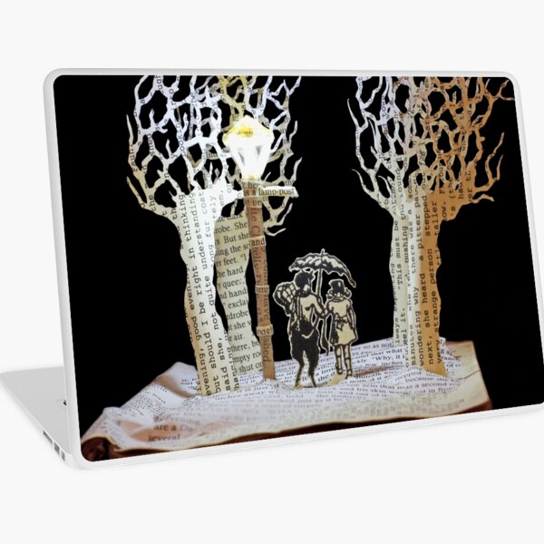 Item preview, Tumnus y Lucy Narnia esculturas de libros designed and sold by Justin Rowe.