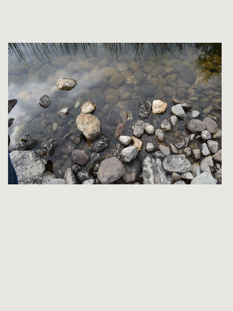 Imagen 6 de 6, Sudadera oversize prémium con la obra Calma Riverside Rocks, diseñada y vendida por parest.