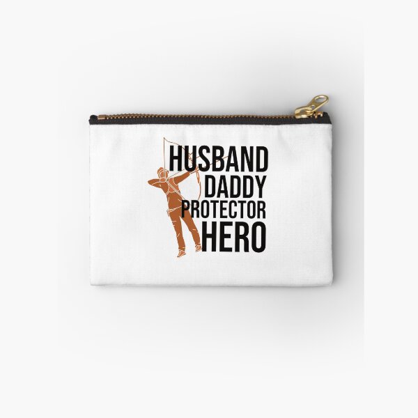 Artikelvorschau, Ein perfektes Vatertagshemdgeschenk, Ehemann Daddy Protector Hero Shirt für Väterliebhaber. entworfen und verkauft von Apiruk Yodjalern.