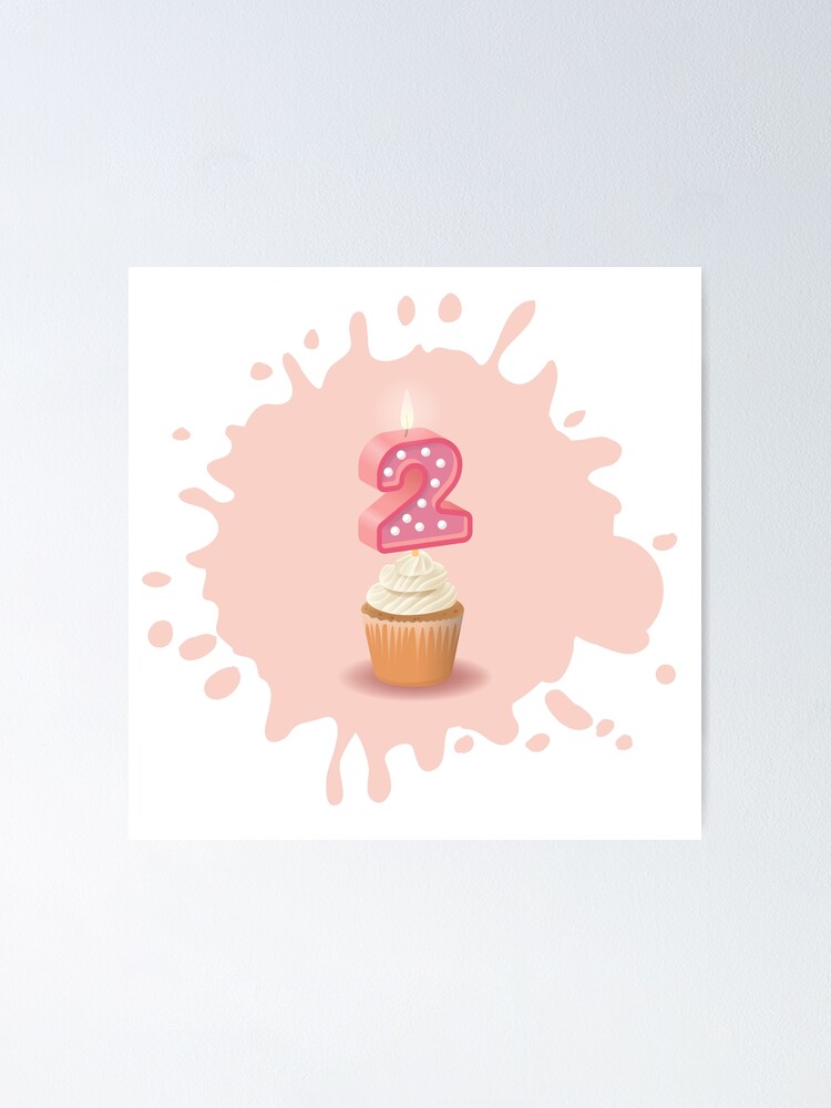 feliz cumpleaños niña de 2 años con vestido rosa. pastel blanco