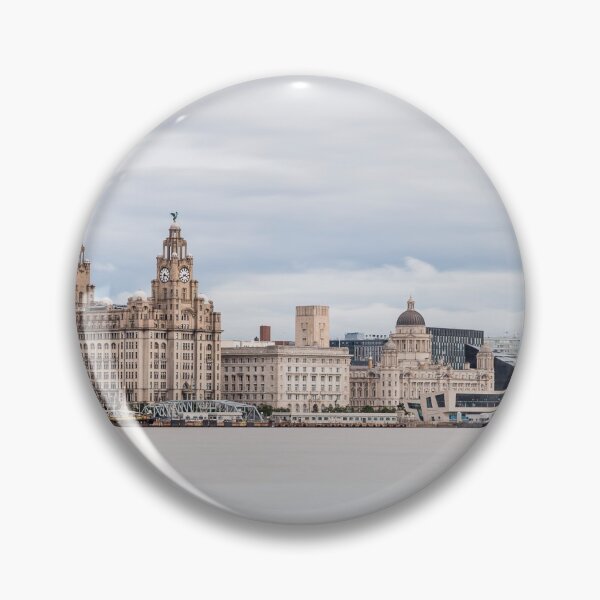 Artikelvorschau, Letterbox crop of the Liverpool skyline entworfen und verkauft von wellsie82.