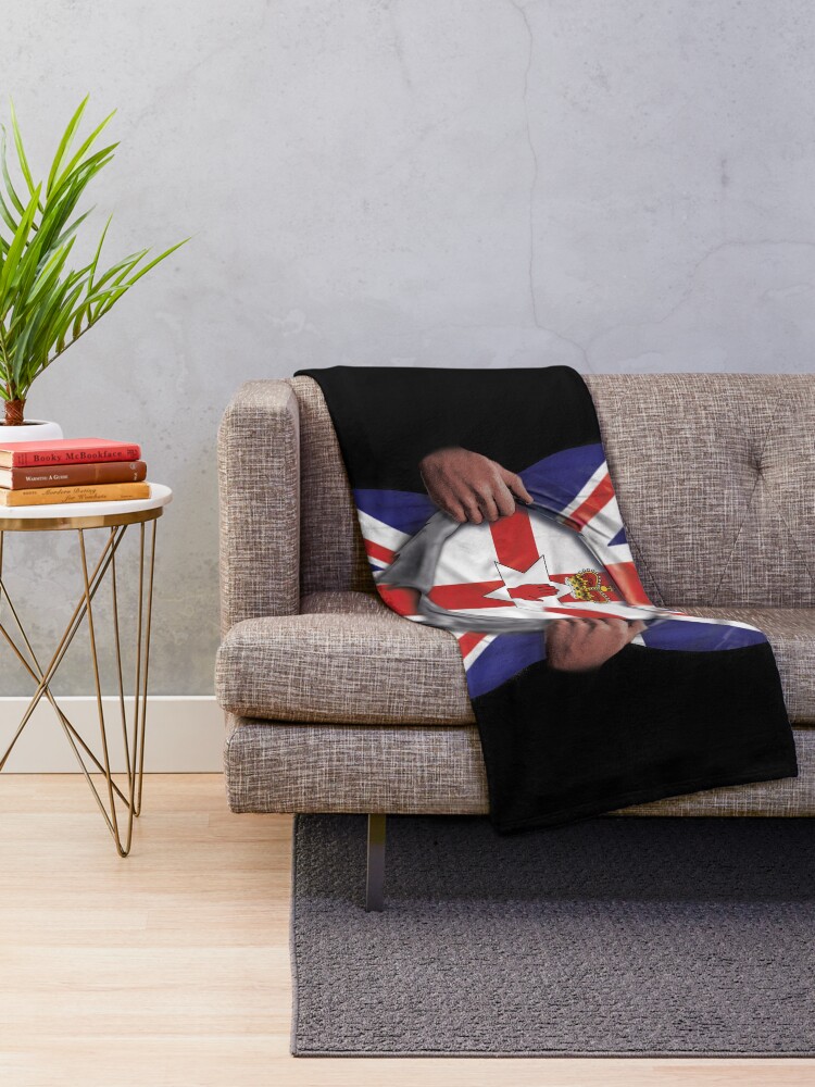 Thumbnail 2 von 6, Fleecedecke, Northern Ireland Flag Great Britain Flag Ripped - Gift For Irish From Northern Ireland designt und verkauft von Popini.
