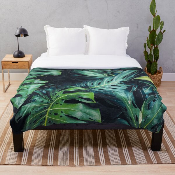 Dark green leaves Throw Blanket