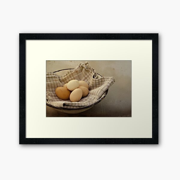 « Eggs from the buxom-Farm Girl » Framed Art Print
