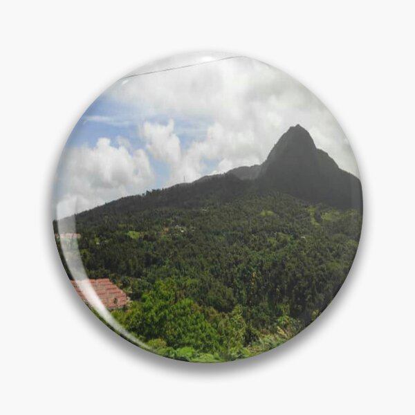 Aperçu de l'œuvre Île montagneuse des Caraïbes photographie de beaux paysages créée et vendue par Samuelprosper19.