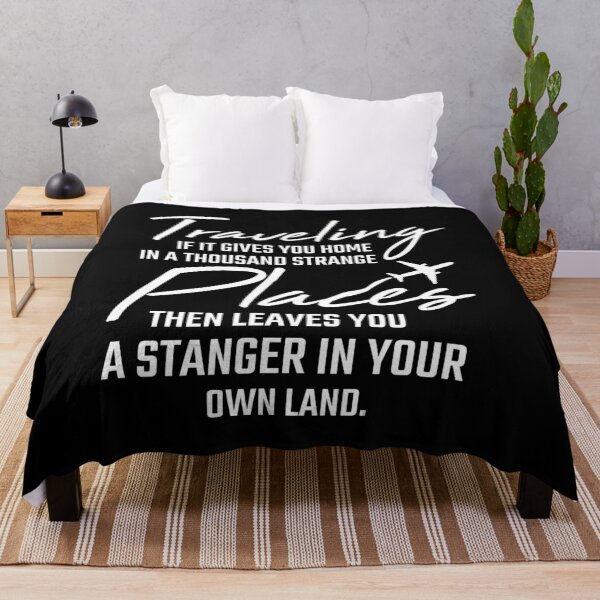 Artikelvorschau, Inspirational Travel Quote Traveller Geschenk Backpacker entworfen und verkauft von Rzelemenz.