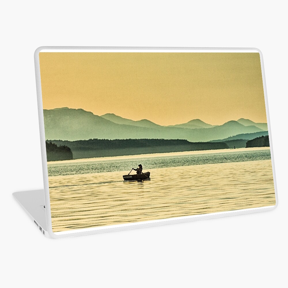 Chillin' on Plumper Sound Laptop Skin