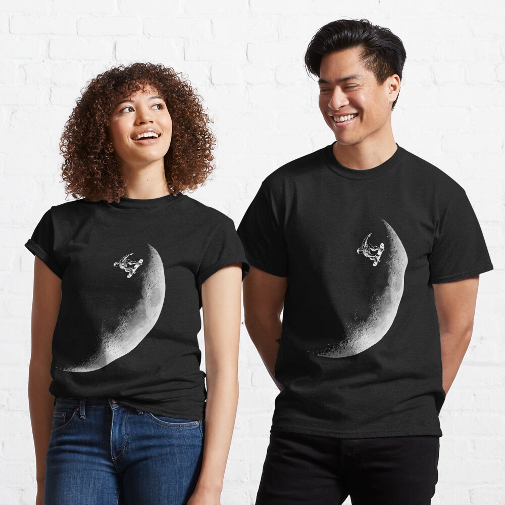 Moon boarder - Astronaut Skateboarding Design Suitable for Men and Women Classic T-Shirt