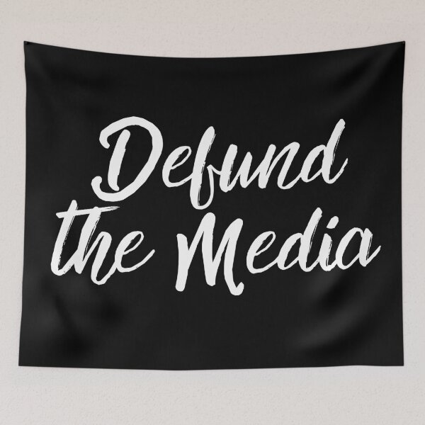 Aperçu de l'œuvre Defund the Media créée et vendue par KarolinaPaz.