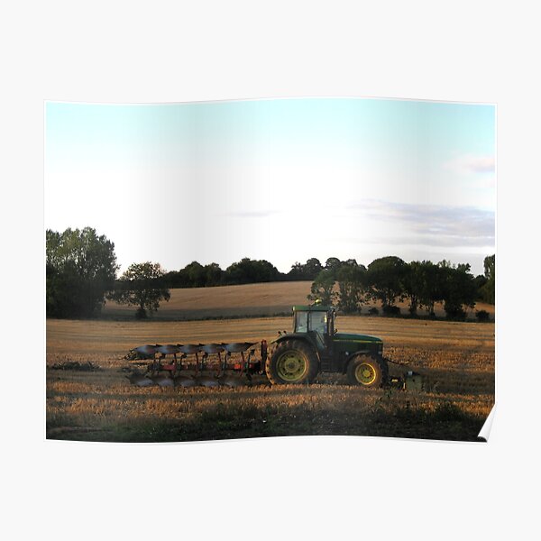 Tracteur et charrue en fin de journée Poster