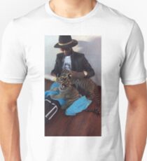 Young Thug Feeding Tigers Unisex T-Shirt